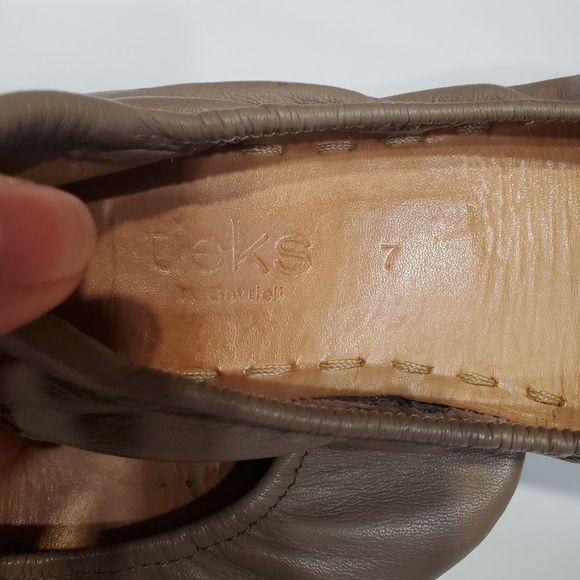Tieks Women's Taupe Cushioned Leather Ballet Flats Size 7 - Picture 3 of 5